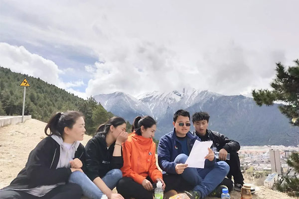 佛山男护士守护ICU十五年，在雪域高原经历生死营救