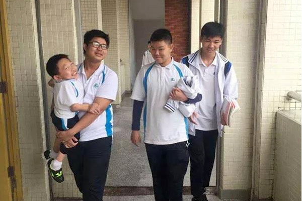 陈村职校学生黄鸿强 用真诚谱写一首&rdquo;胜似兄弟&rdquo;的赞歌