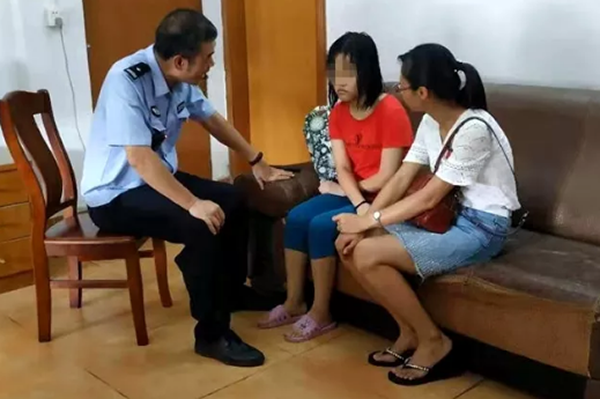 三水花季少女离家出走捡垃圾，民警：跟叔叔走，没问题！