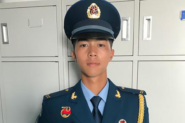 骄傲！佛山优秀学子参与国庆盛典