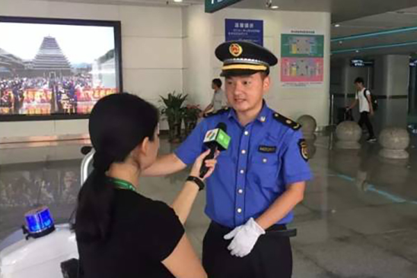 &ldquo;亲爱的女儿，愿你能带着爱与责任展翅翱翔&rdquo;