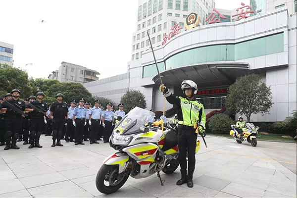 精准化施训，&ldquo;教科书式&rdquo;执法！他是南海铁骑&ldquo;总教头&rdquo;