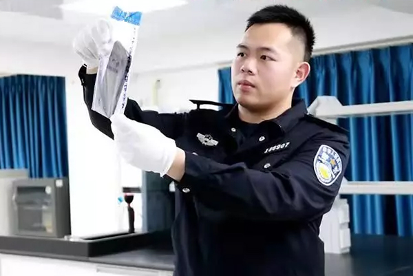 办案像&ldquo;做菜&rdquo;，还有&ldquo;菜谱&rdquo;！这位90后刑警金句连连