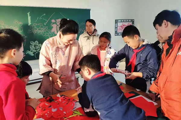 佛山剪纸&ldquo;鼠年大片&rdquo;登上央视！黄金时段播出！