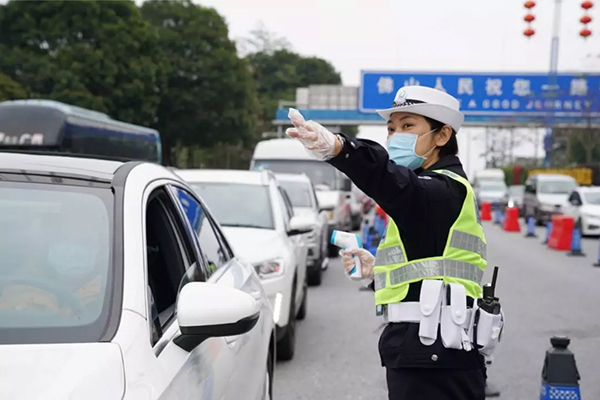 &ldquo;我是参与者，也是记录者&rdquo;一名女交警别样的抗疫视角