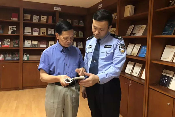 战&ldquo;疫&rdquo;当前，一位退休老民警写诗给战友，提气！