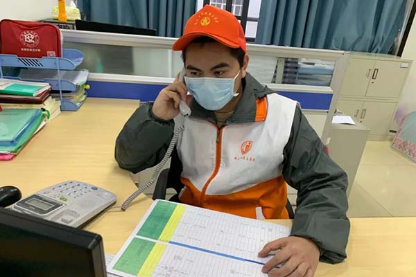 这才叫硬核！90后小伙在抗疫一线递交入党申请书