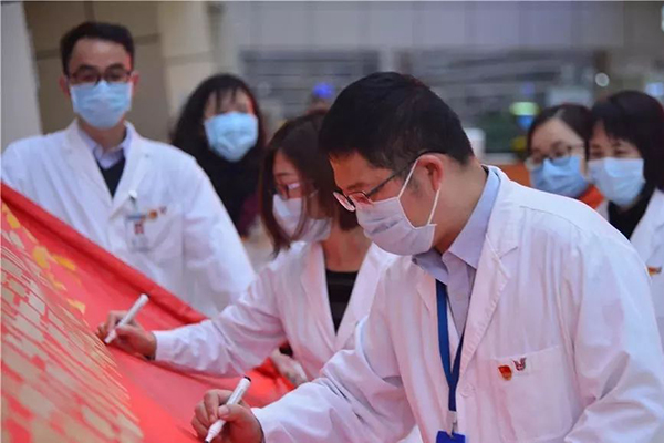 疫情阴霾下，定格在顺德医院的8个瞬间