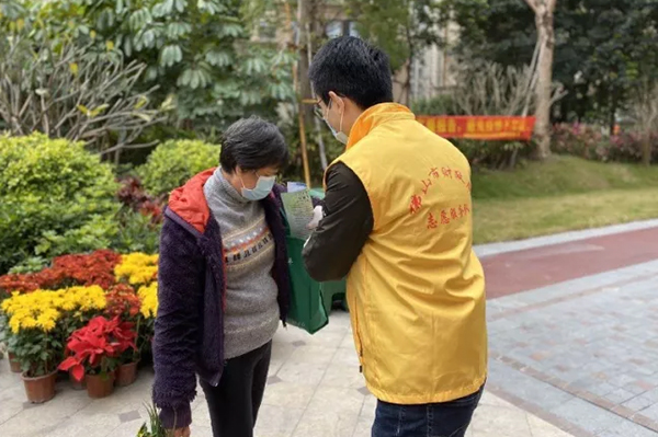 冲在前 勇担当 守纪律 市财政局党员干部奔赴社区支援一线
