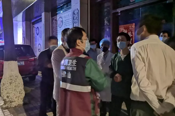 与病毒&ldquo;赛跑&rdquo;！佛山疾控战队深夜出击