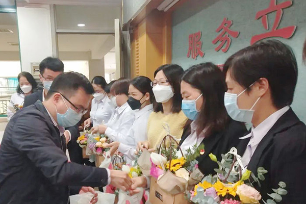 暖心问候，&ldquo;疫&rdquo;路温情&mdash;&mdash;伦教开展三八慰问活动