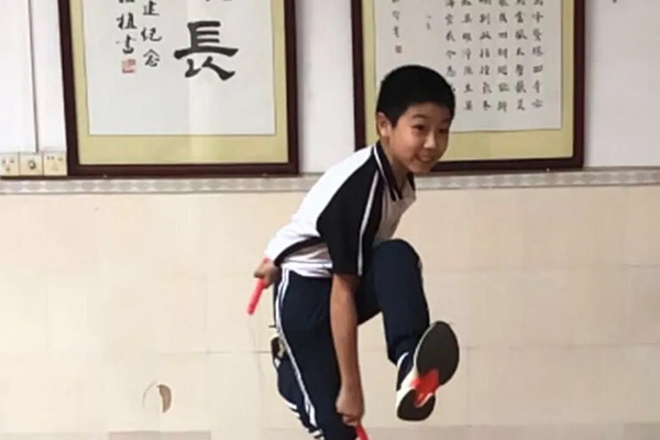勒流东风小学跳绳队开展居家跳绳活动