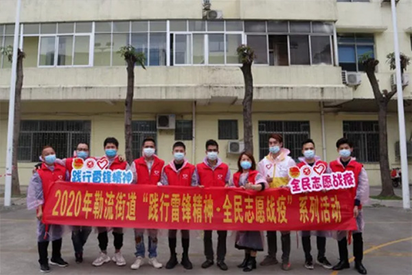 勒流团委发起爱心义剪活动，为一线医护人员免费理发！