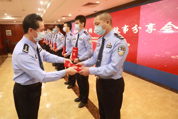 心里有火 眼中有光！这群战&ldquo;疫&rdquo;亲历者的故事会，感人！
