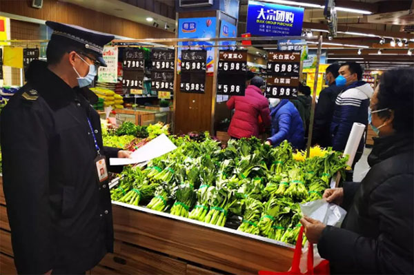 疫情面前 他们舍下小家为大家