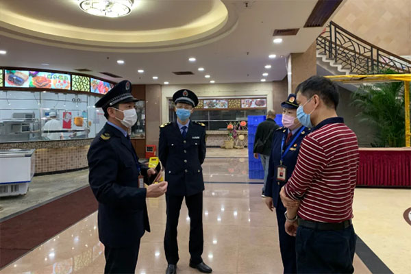 奋战防疫一线 守护万家平安