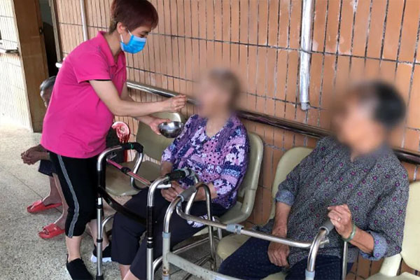 林娟妮：福利中心老人把她当&ldquo;亲闺女&rdquo;