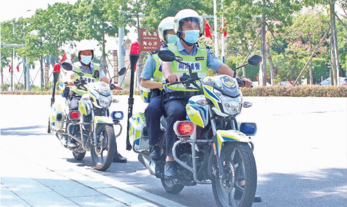 佛山&ldquo;双警&rdquo;家庭故事：巡逻中团圆 工作中生日
