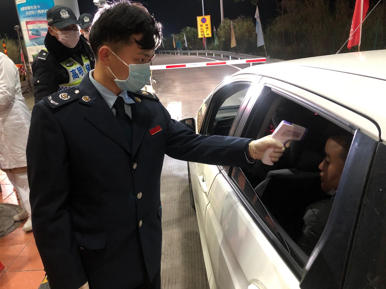 税务志愿者：把好&ldquo;进出门&rdquo;，守护一方人