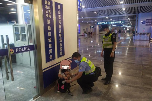 你蹲下那一刻 很暖