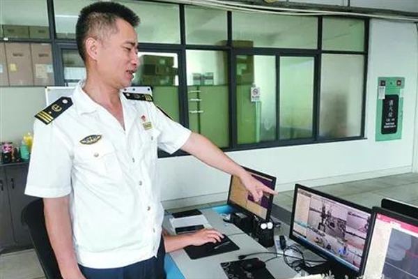 郑国辉：风雨中坚守只为辖区船畅人安