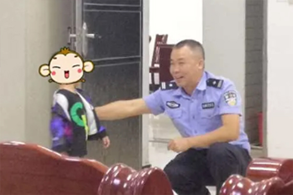 民警的这一举动，竟让嫌疑人被抓后连声感谢