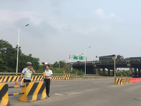 大货车拥堵村民出行险象横生？白坭岗头代表联络站及时回