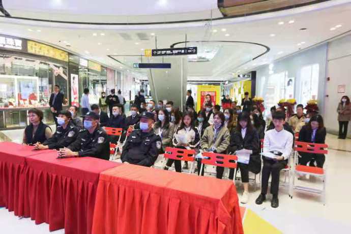 构建平安黄岐，一场特别的普法活动在金沙洲万达广场开展