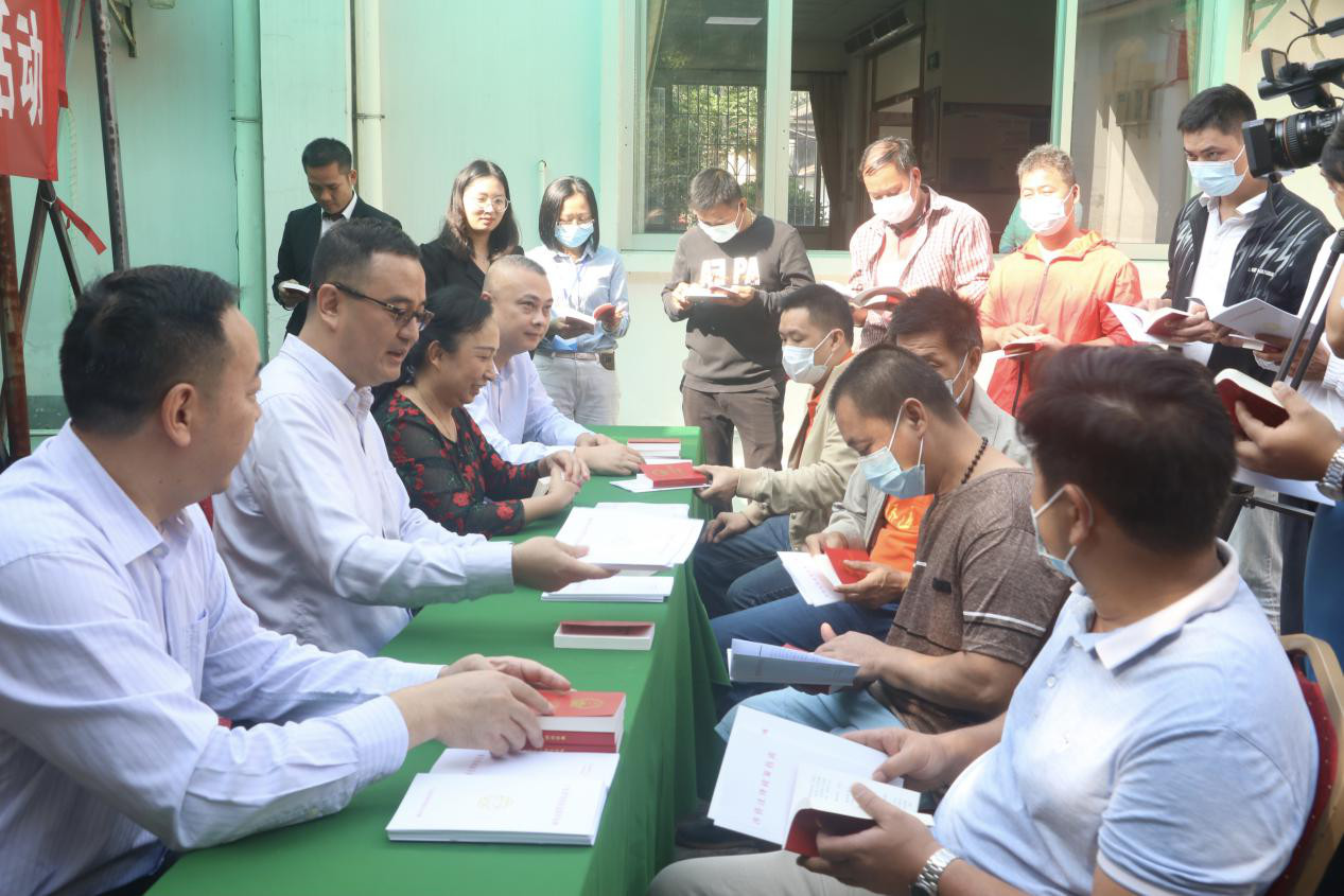 普法宣传零距离 法治走进归侨家