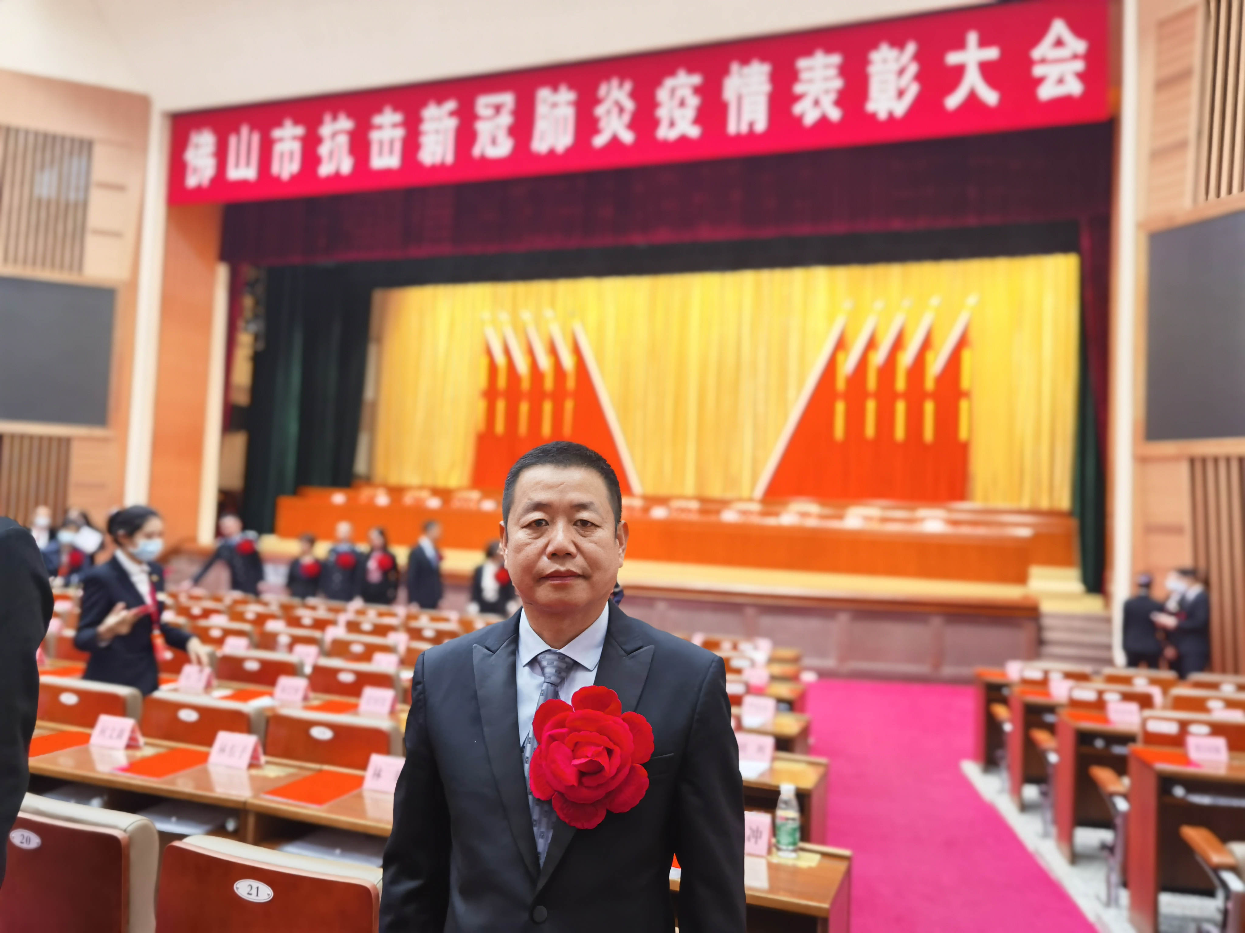 佛山抗疫先进个人邓良传：送患者就医的&ldquo;带头人&rdquo;