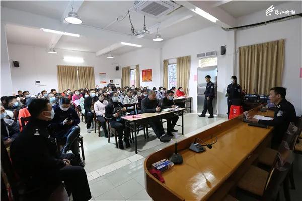 年末将至，九江民警为厂企员工送上&ldquo;反诈大礼包&rdquo;