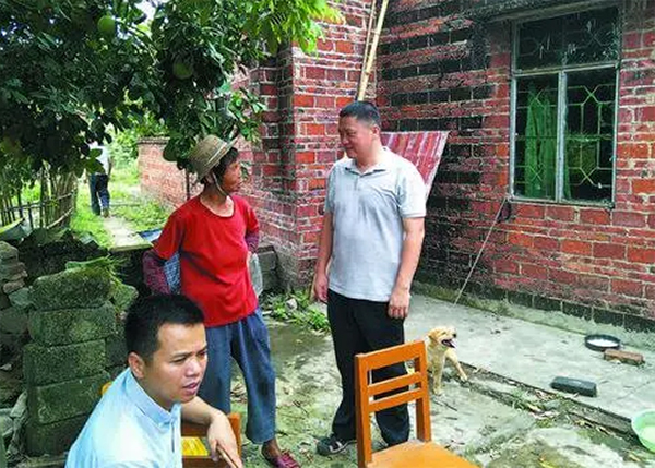 刘金舟：双管齐下助脱贫的&ldquo;爱心书记&rdquo;