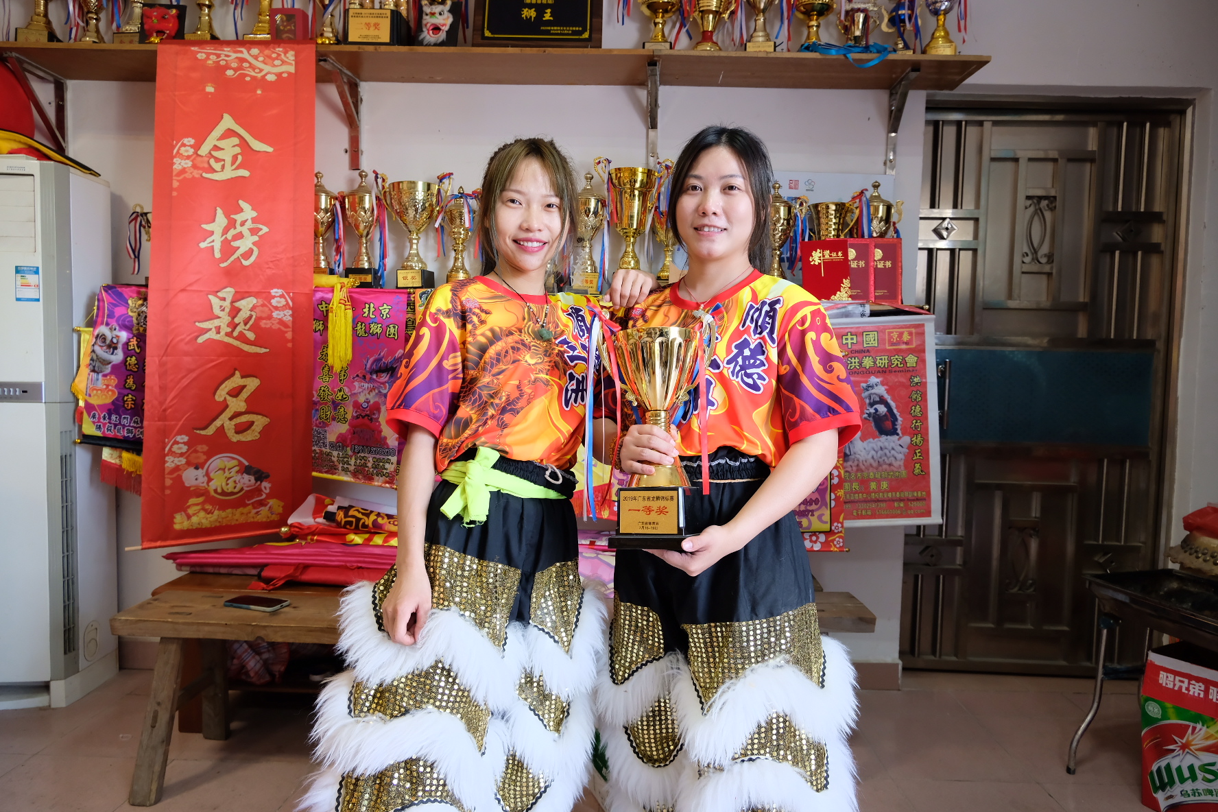 千万流量的顺德醒狮姐妹：让后生仔&ldquo;见识&rdquo;一下传统文化