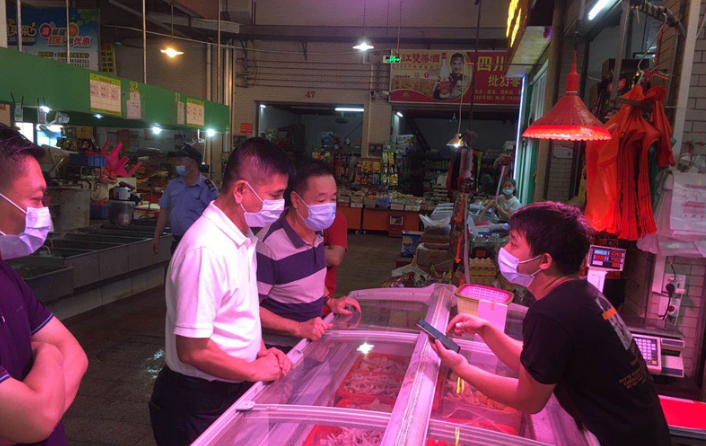 三水白坭集中检查冷冻食品，筑牢食品安全&ldquo;防疫网&rdquo;
