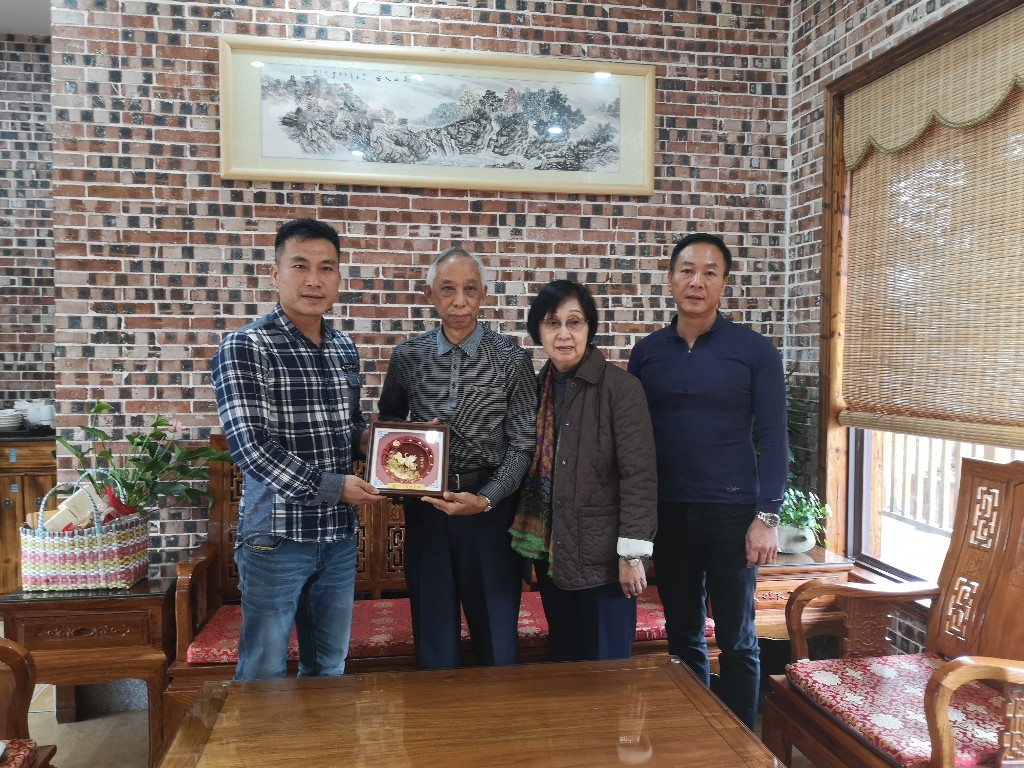 李定国：旅港乡亲牵头成立社区爱心基金