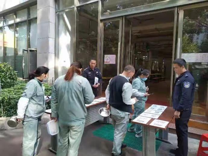 形式创新，南海小塘开展&ldquo;党建+社区&rdquo;禁毒反诈宣传活动