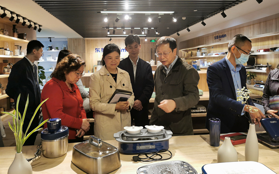 李政华带队开展&ldquo;企业暖春行动&rdquo;