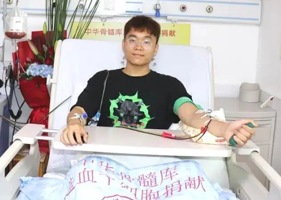 95后大学生，救了一个家！