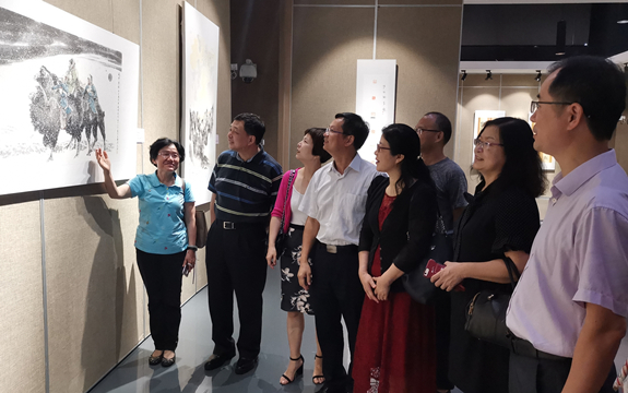 佛科院民主党派参观佛山统一战线书画展