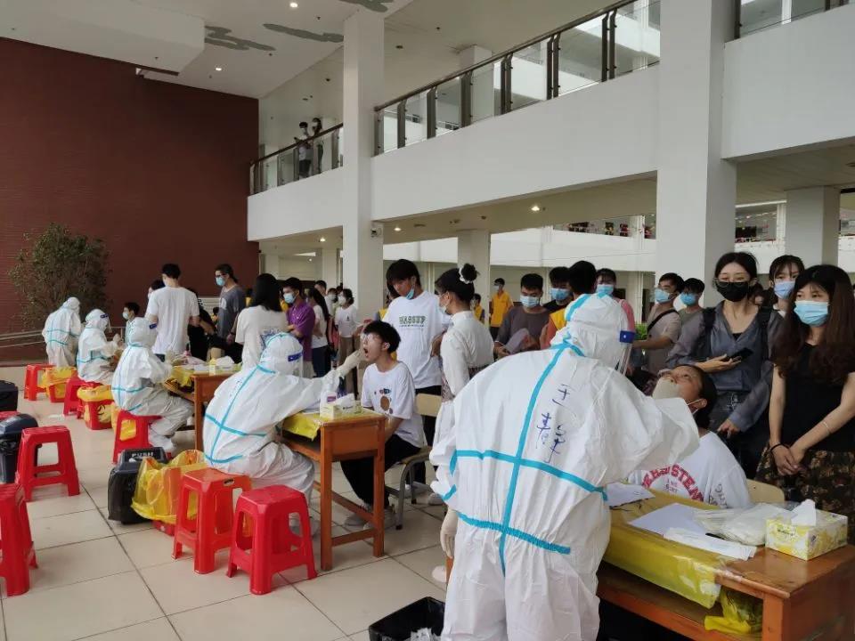 直击佛山科学技术学院仙溪校区核酸检测现场！