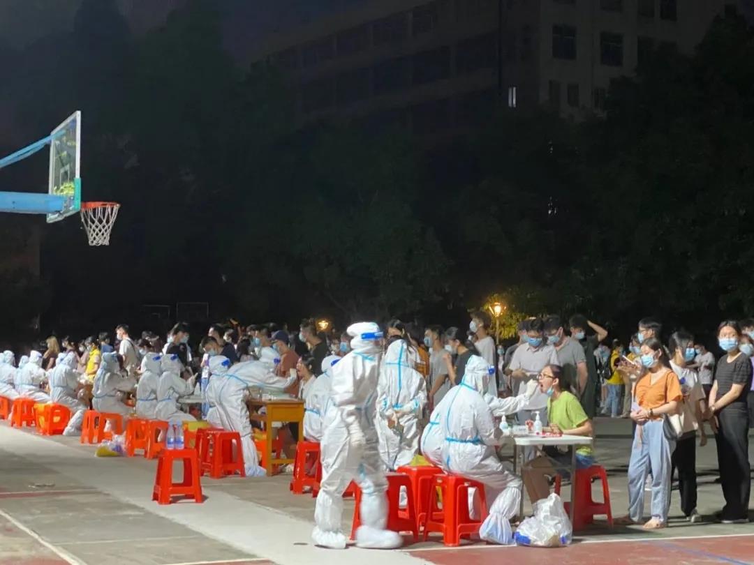 四小时！！见证江湾校区全员核酸检测的佛山速度