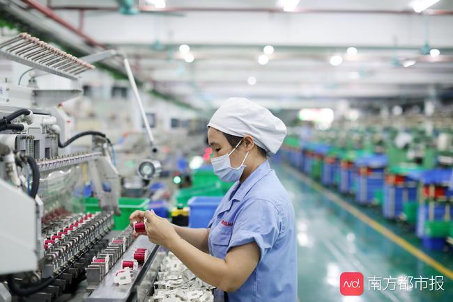 疫情防控下的顺德工厂：错峰用餐，数字化管理