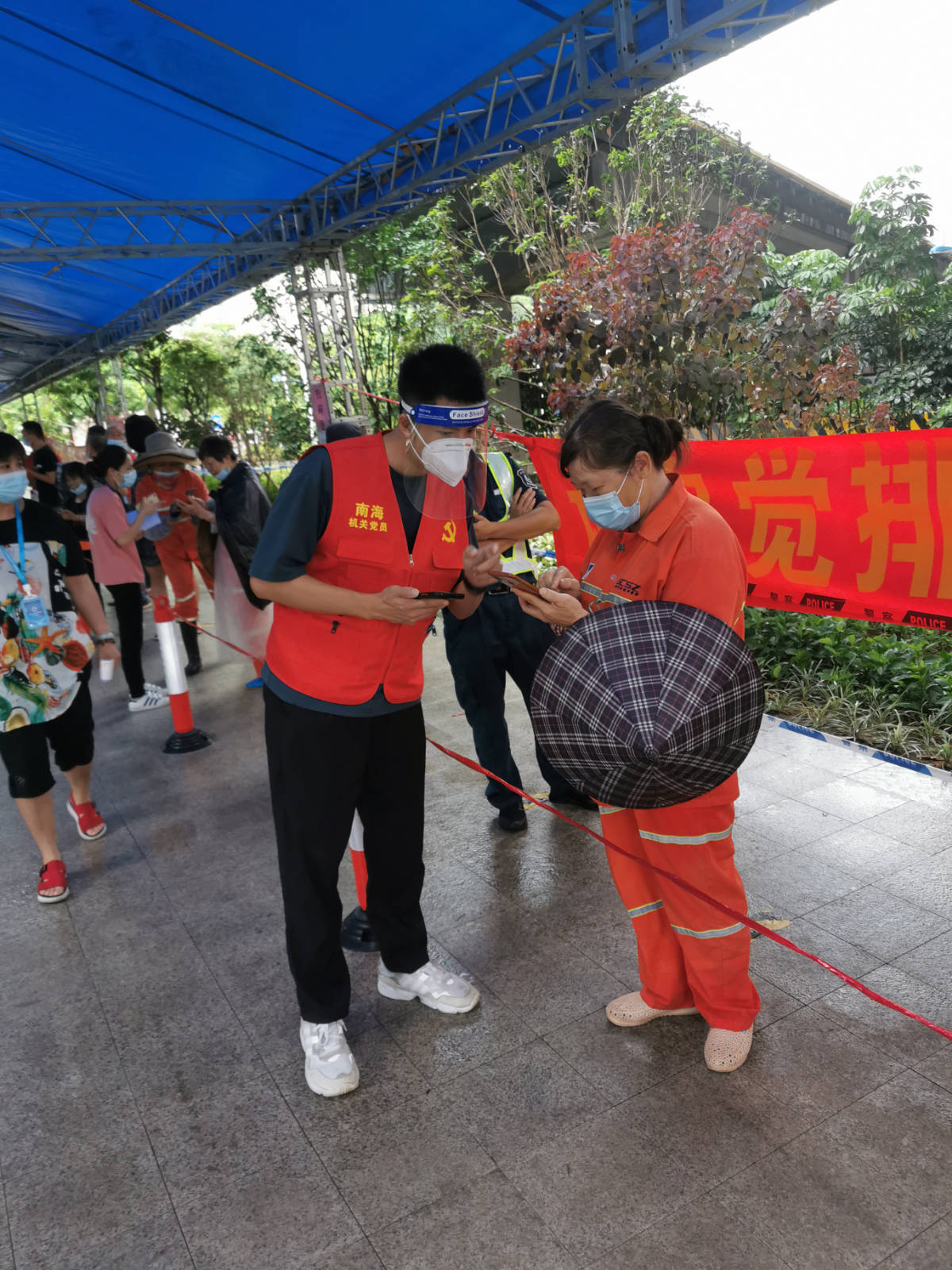 在抗疫战场跑起来、扛起来&hellip;最美南海老班长们这样说