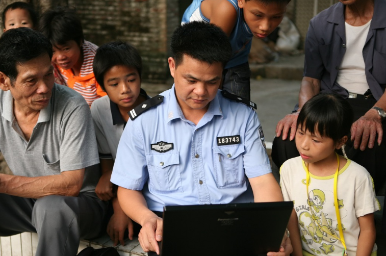 南海警察热血群像 有一种精神是敢为人先