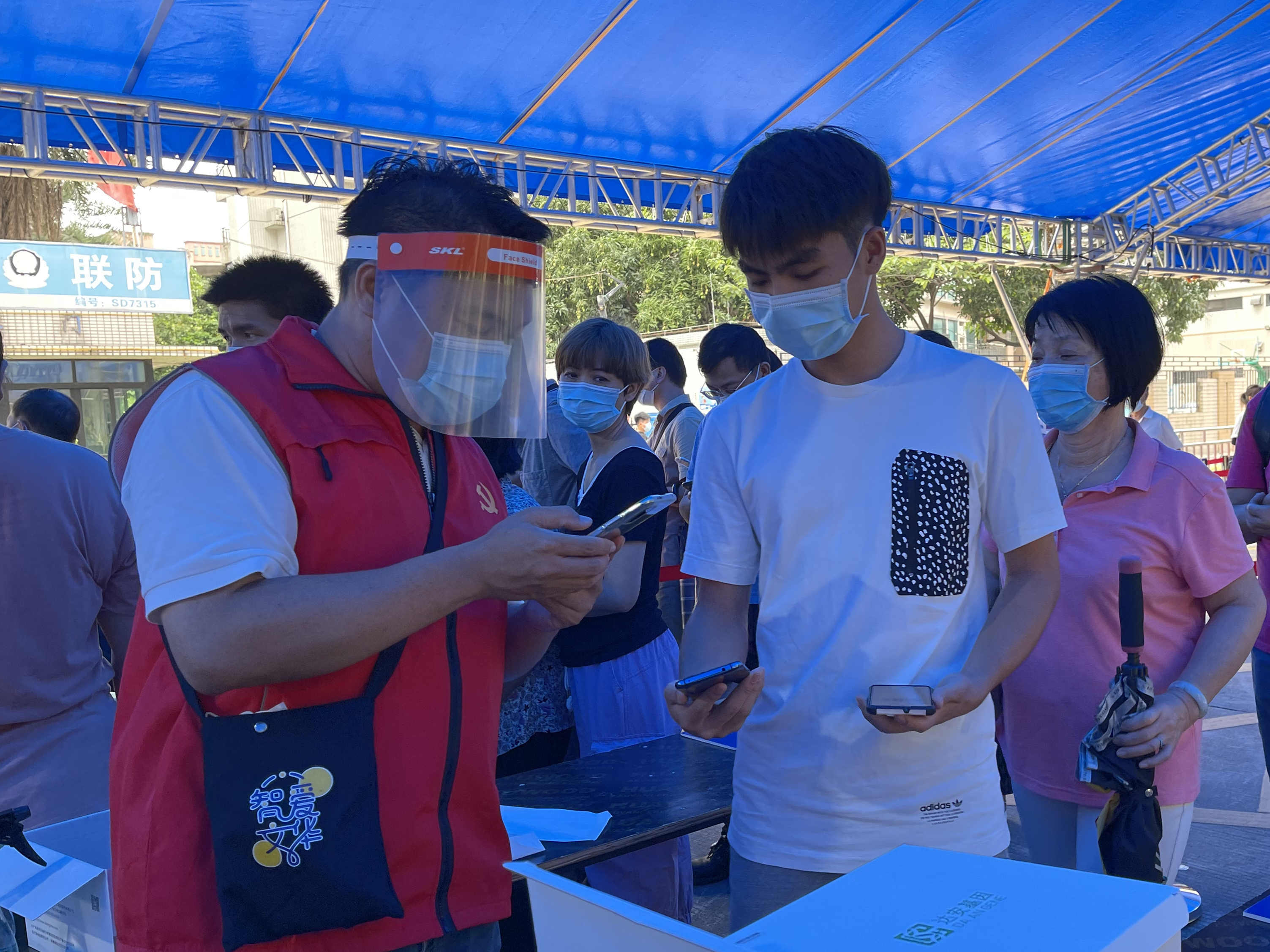 佛山龙江优秀党员龙加燊：心中有群众  用心做好服务