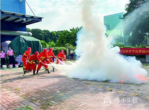 线上微问政　线下齐联动