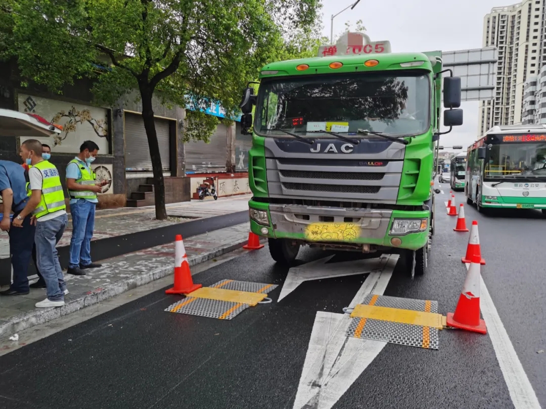 持续强化货车超限超载治理工作