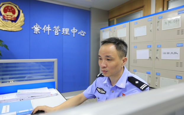 他是警队&ldquo;守门员&rdquo;，把守的门是&hellip;&hellip;