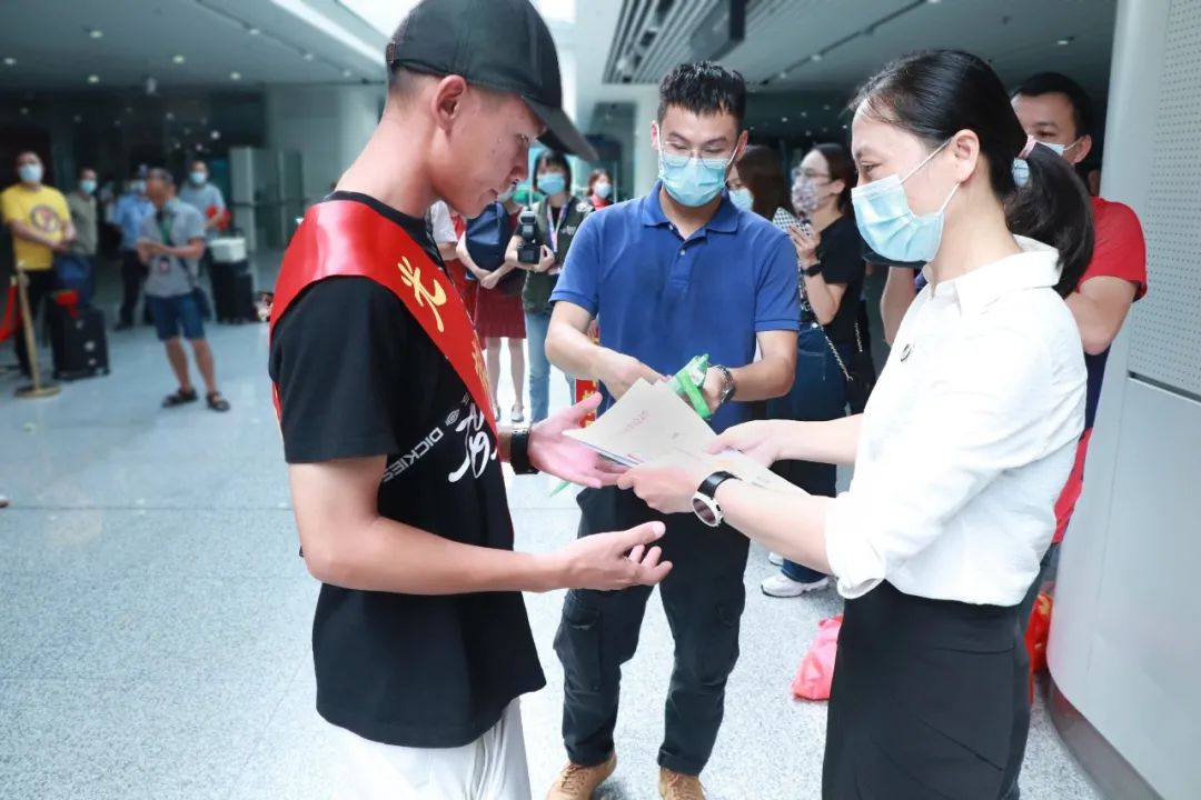 南海在全市率先开发&ldquo;一件事&rdquo;平台迎接退役士兵返乡报到