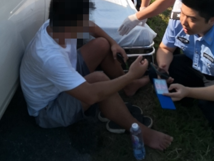男子被虫咬后头晕、呕吐，户外活动请注意防虫！
